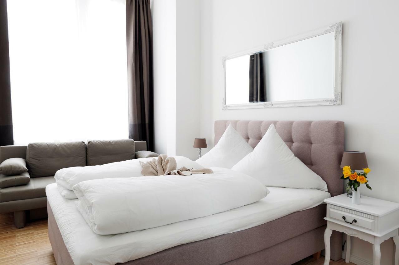 Sc 02 By Rockchair Apartments L Superhost Status L 4 Bedrooms Boxspringbeds 2 Bathrooms Balcony Elevator - Cozy Family & Business Flair Welcomes You! Berlin Kültér fotó